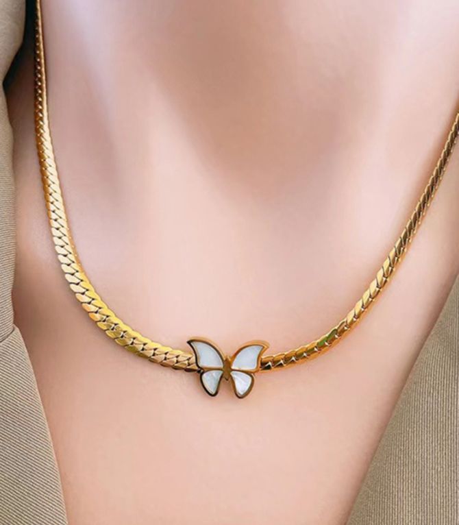 Collar mariposa