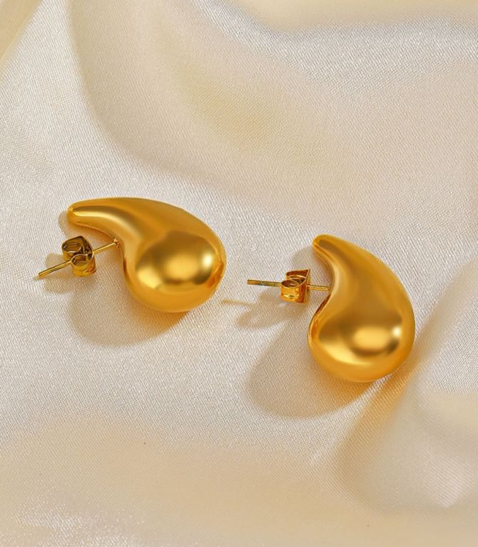 Aretes dorados trumpet