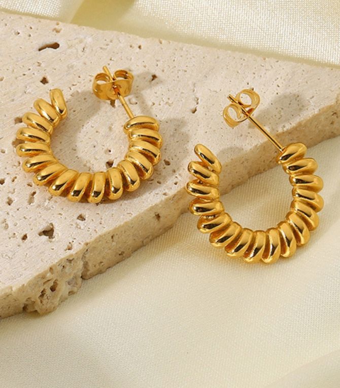 Aretes gold spiral