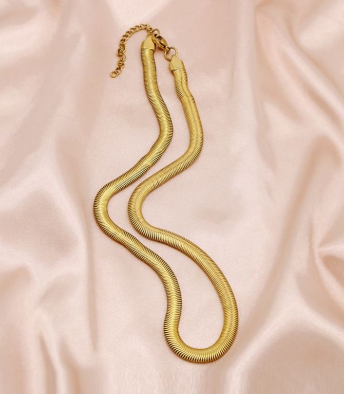 Collar gold snake