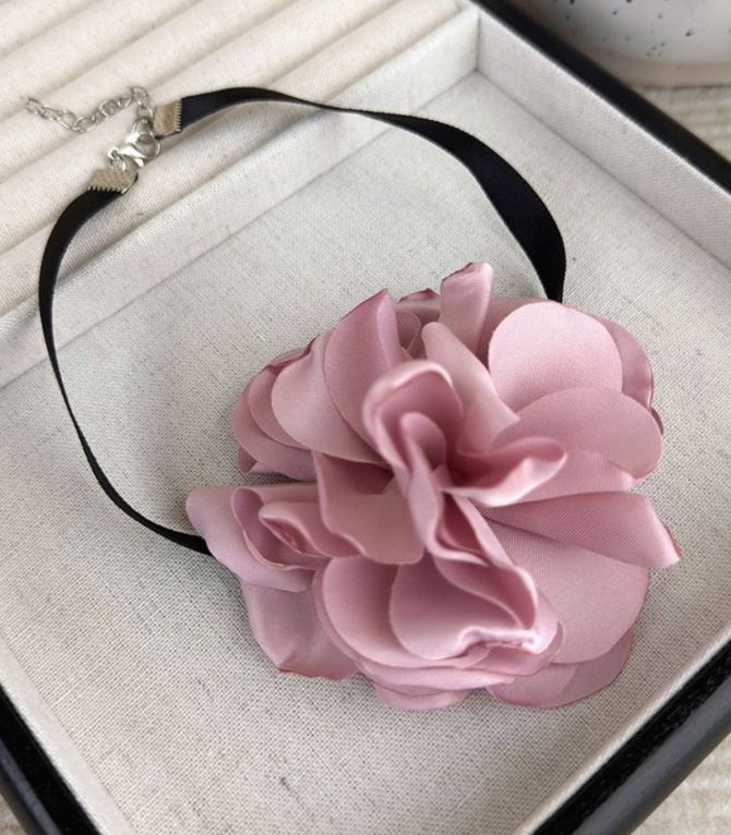 Choker flor rosa