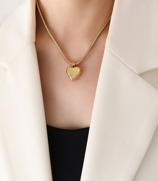 Collar gold heart snake