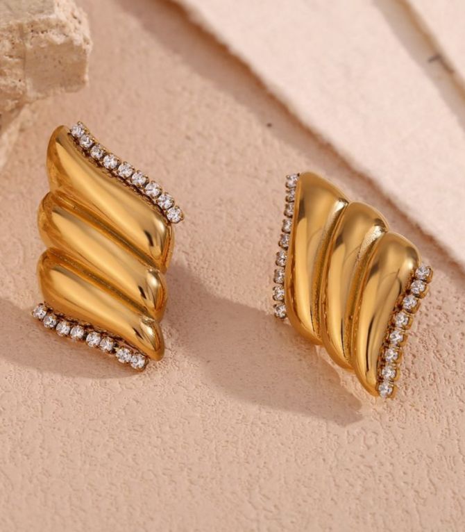 Aretes geometric stud