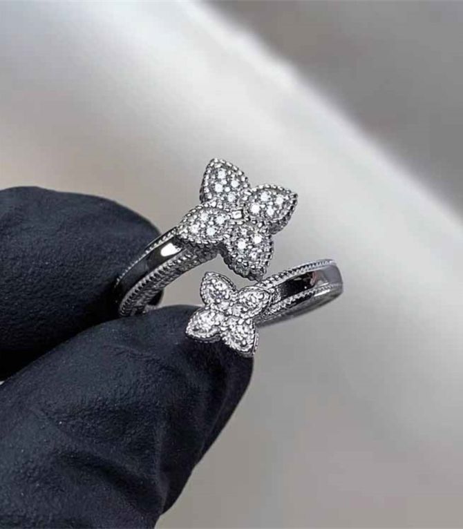 Anillo doble flor