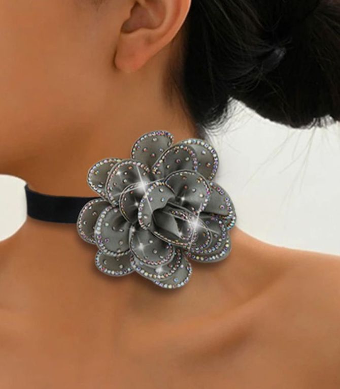 Choker gris