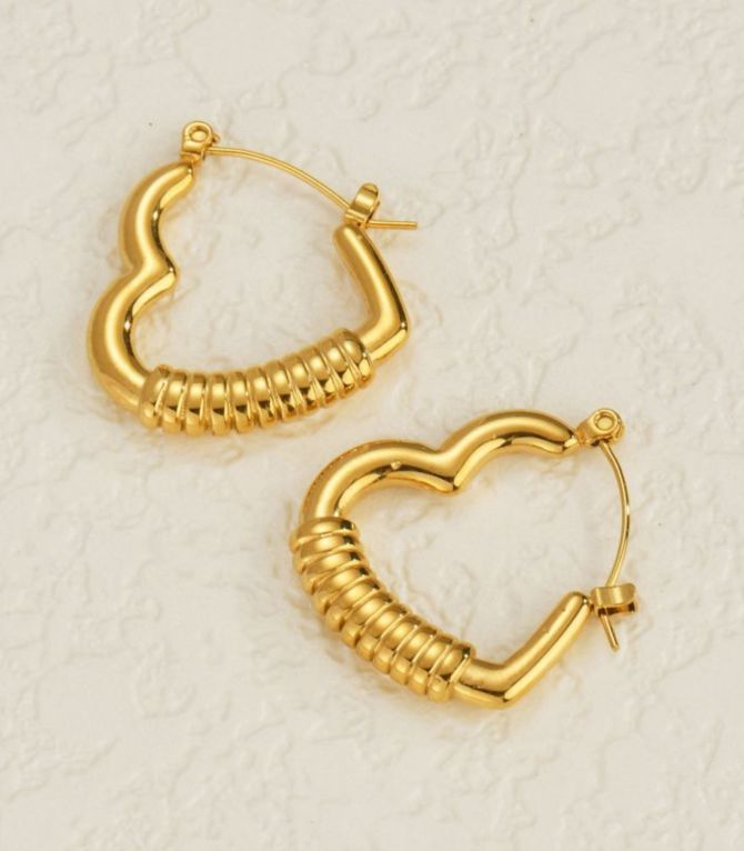 Aretes corazón de acero