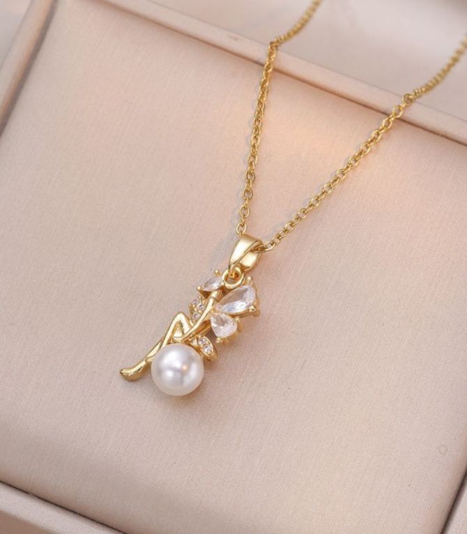 Collar zirconium pearl angel