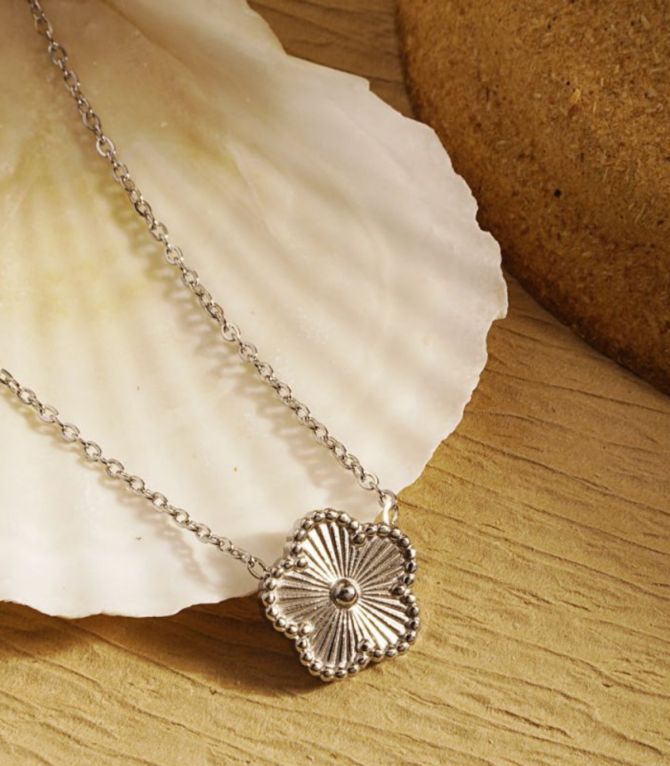 Collar silver flower