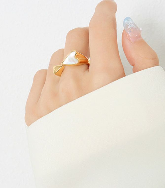 Anillo white shell love