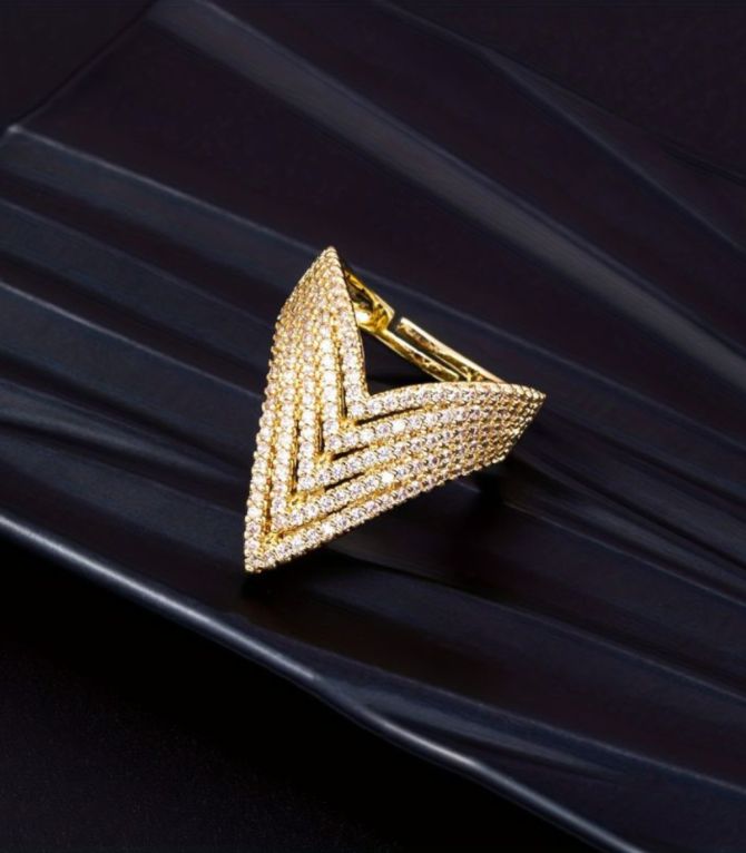 Anillo gold diamond triangle