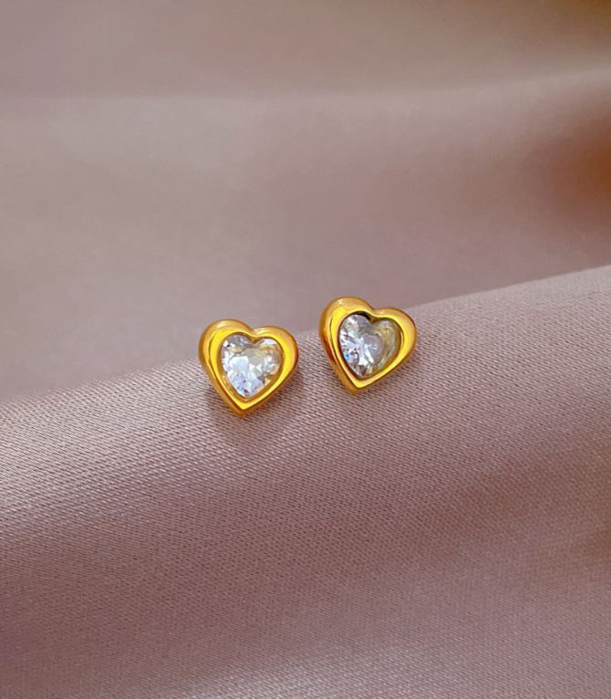 Aretes dorados corazon