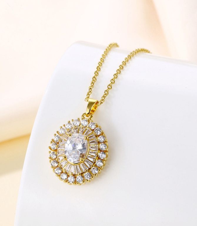 Collar diamond geometric oval