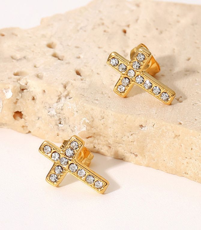 Aretes zirconium cross stud