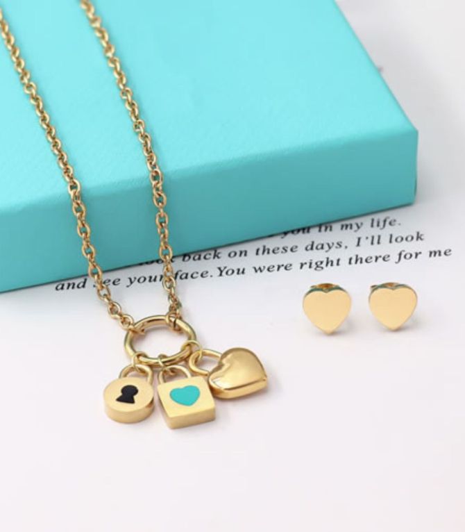 Set heart charms