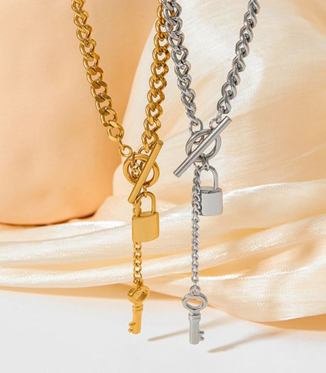 Collar gold lock key ot clasp Y