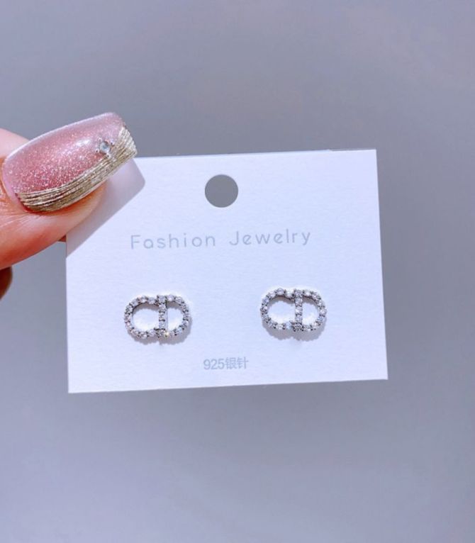 Aretes silver diamond letter