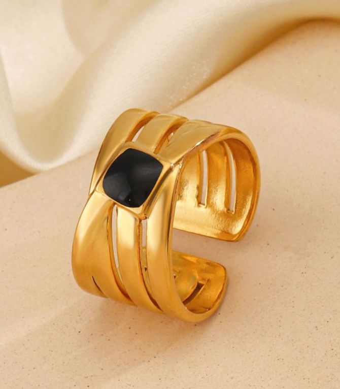 Anillo black geometric cross