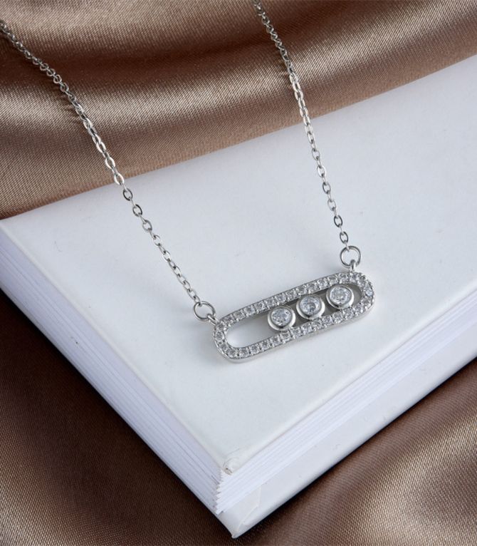 Collar silver diamond paperclip