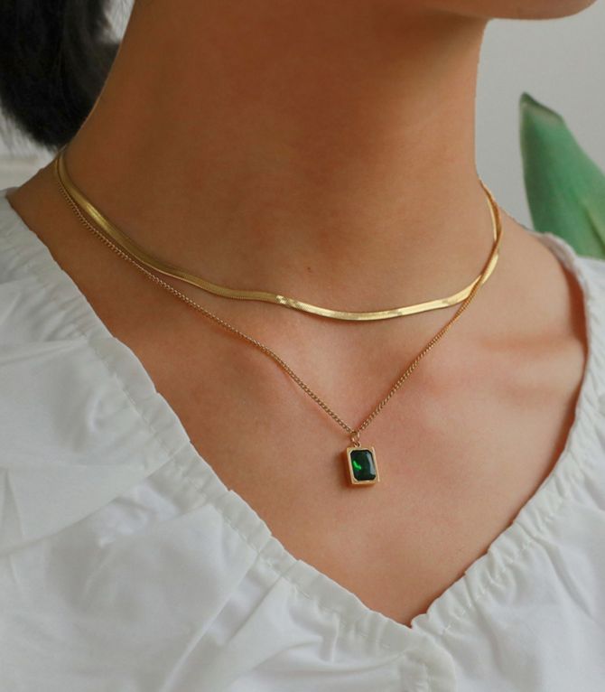 Collar double zirconium green square