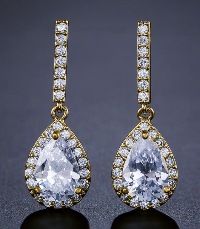 Aretes diamond gold