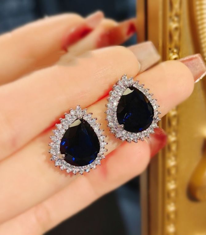 Aretes diamond blue