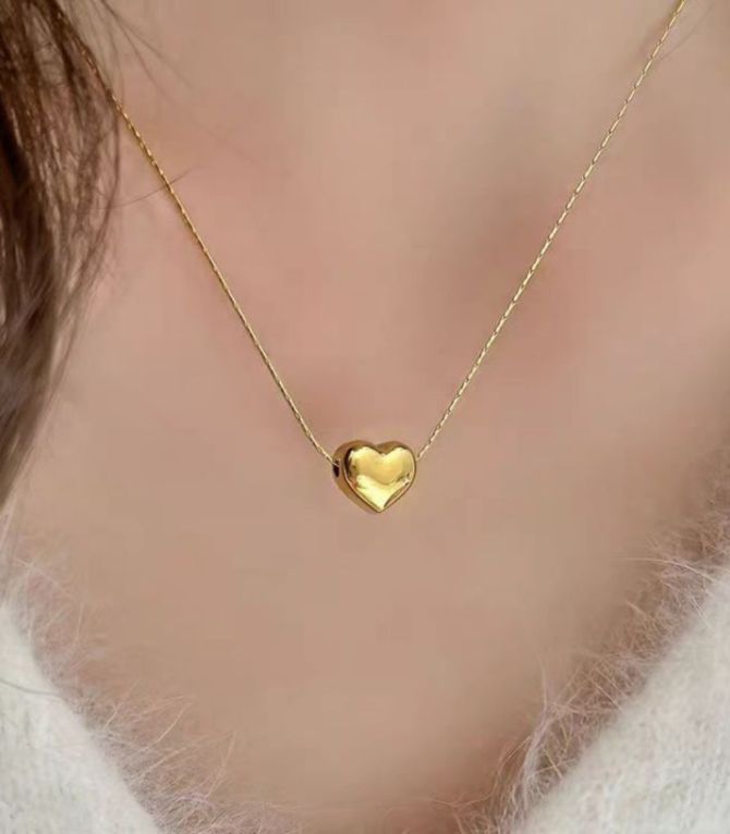 Collar twisted heart chain