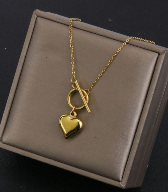 Collar gold heart