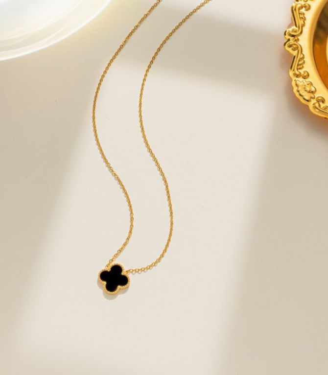 Collar clover gold negro