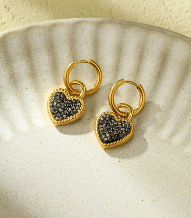 Aretes corazón negro