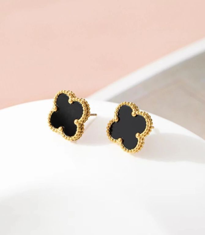 Aretes clover negro