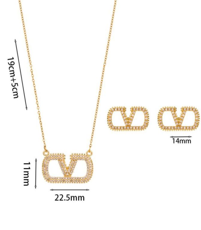 Aretes gold diamond letter