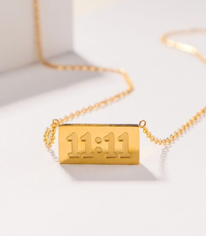 Collar gold rectangular 11:11