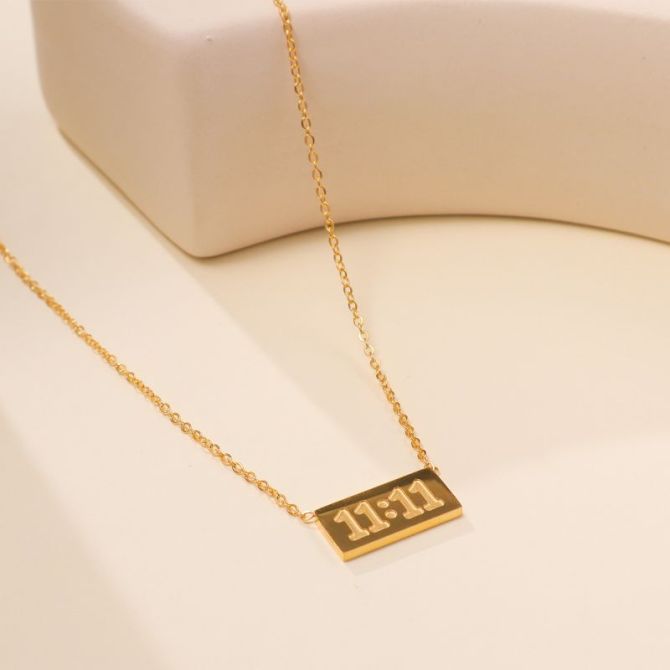 Collar gold rectangular 11:11