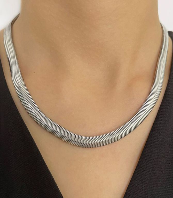 Collar silver snake bone