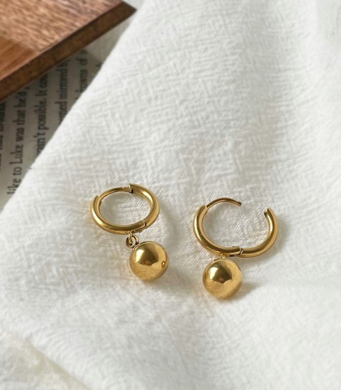 Aretes gold bead