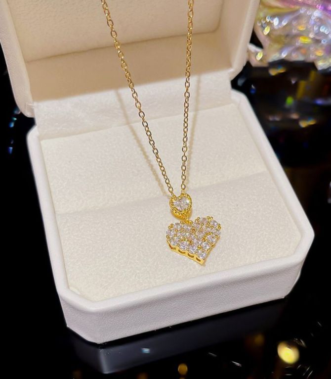 Collar corazón con zirconias