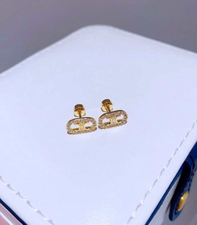 Aretes dorados CC