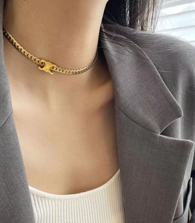 Collar dorado CC