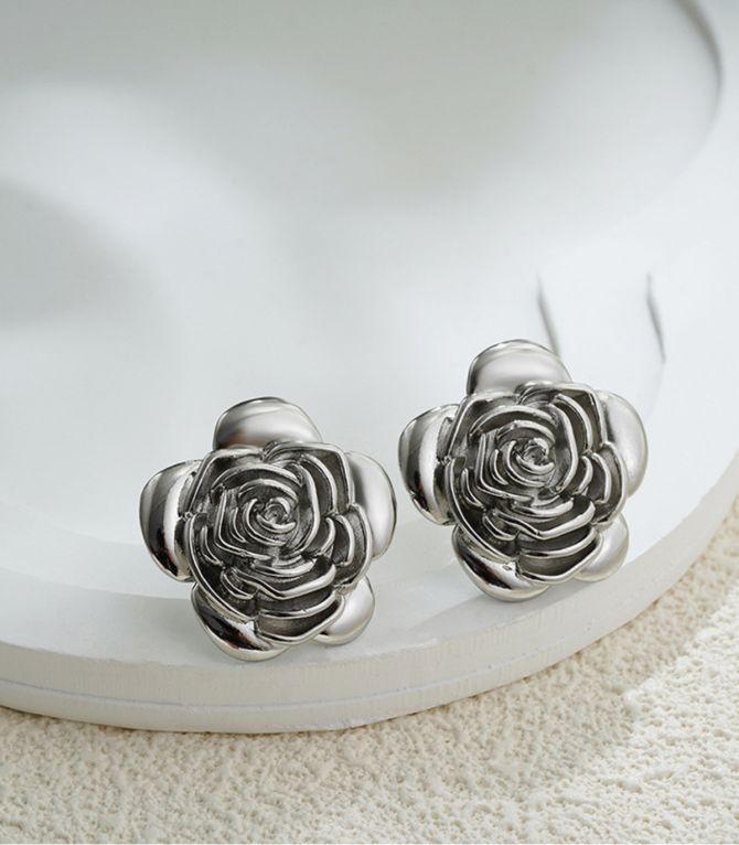 Aretes silver steel flower