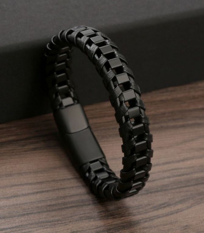 Brazalete matt black braided