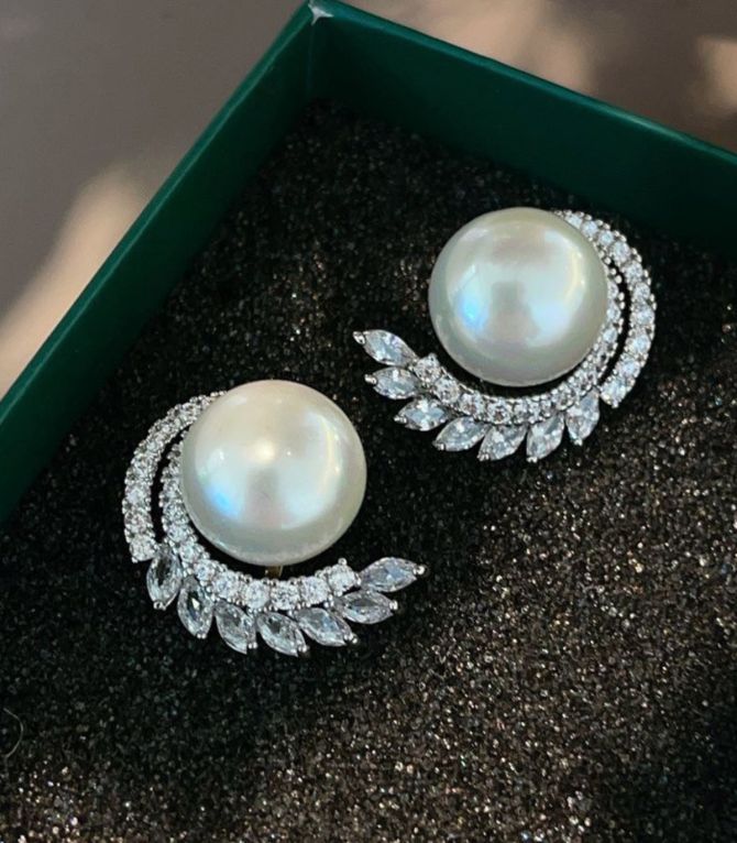 Aretes diamond pearl