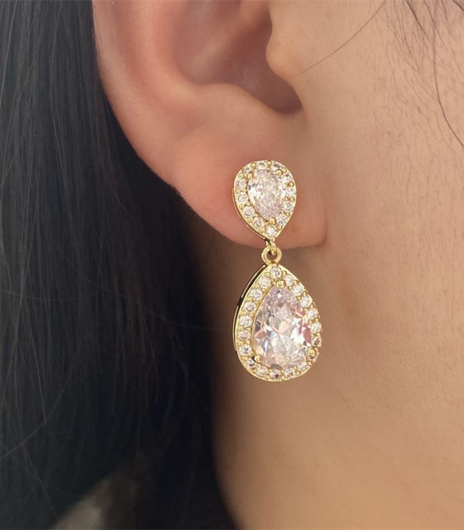 Aretes gold diamond teardrop