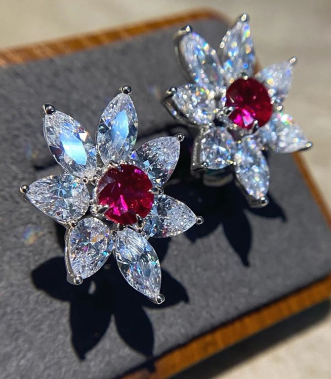 Aretes diamond petal