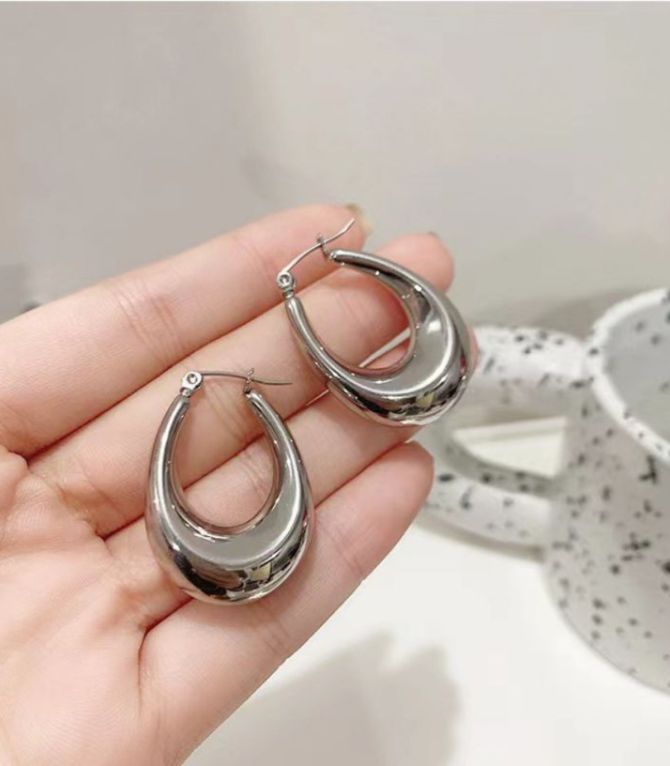 Aretes silver hollow oval