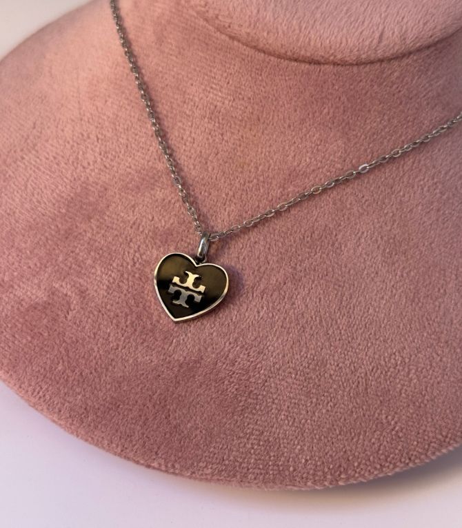 Collar TT corazón negro