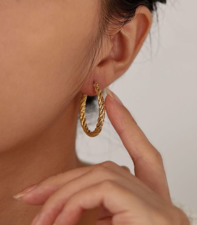 Aretes twist round