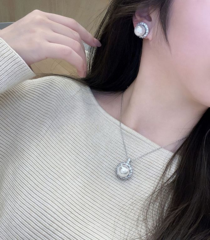 Collar copper pearl
