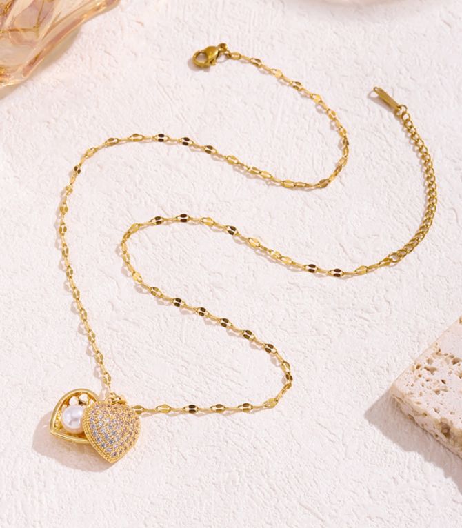 Collar relicario con perla