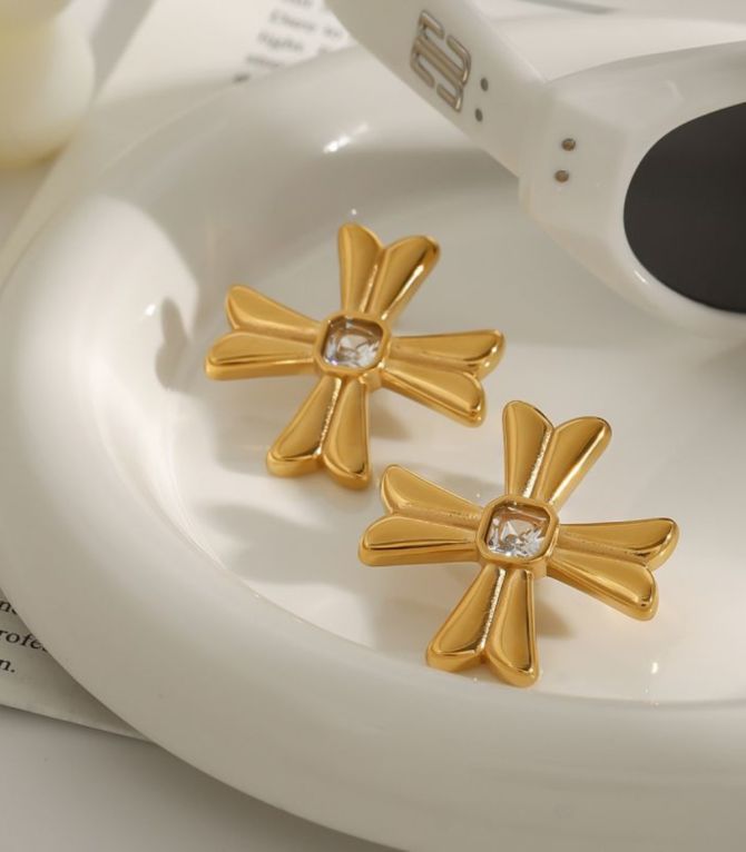 Aretes diamond cross