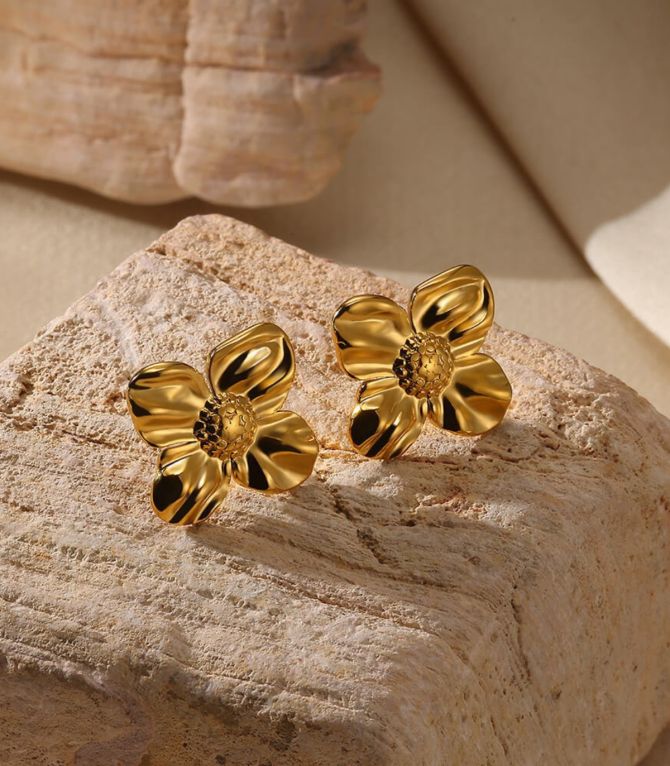 Aretes flower 1